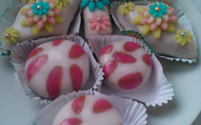 Gâteau à la pâte d'amande et au bonbon turc