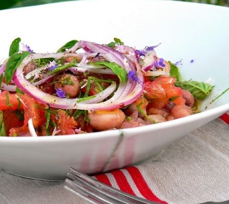 Salade de haricot Borlotti rafraîchie à la tomate