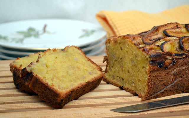 Cake à la banane et jus de citron