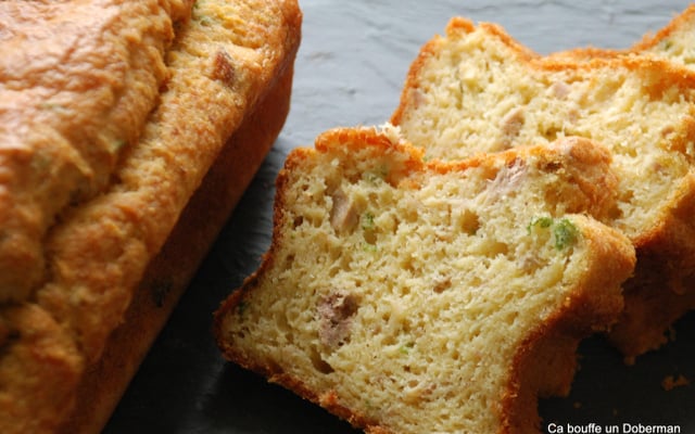 Cake au thon aux herbes aromatiques