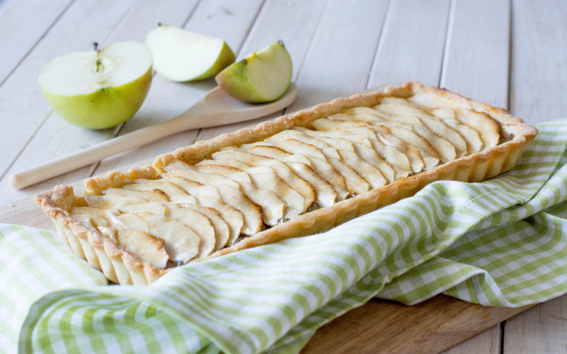 Tarte aux pommes parfumée à la cannelle