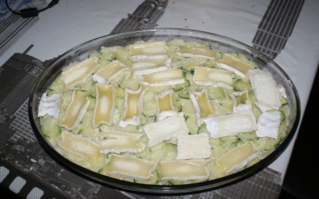 Courgettes, pommes de terre à la viande gratiné au Cœur de Neufchatel