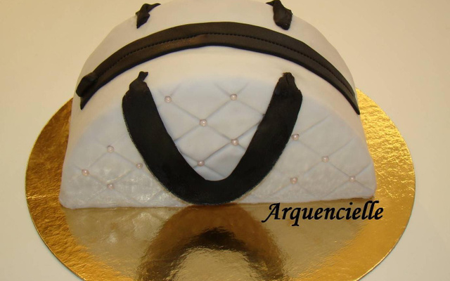 Gâteau 3D décoré en pâte à sucre