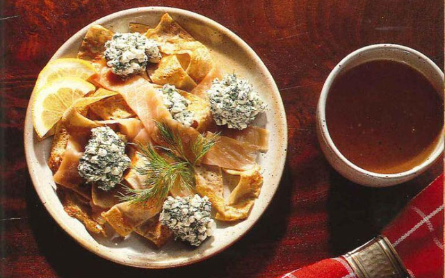 Lanières de crêpe et de saumon fumé au Cottage Cheese
