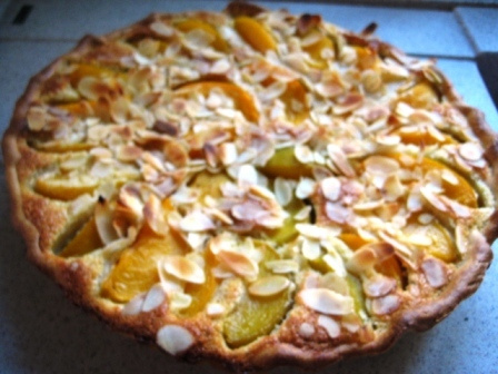 Tarte à la crème de frangipane tonka et pêches