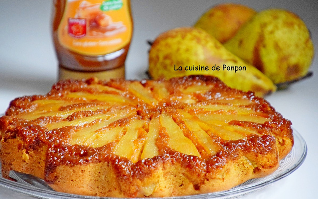 Gâteau renversé aux poires caramélisées et aux épices