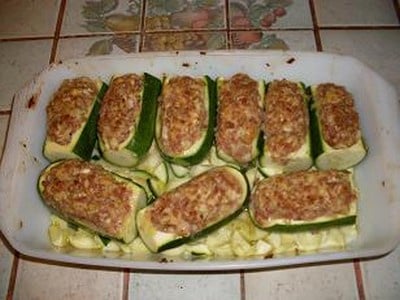 Courgettes farcies à la chair à saucisse