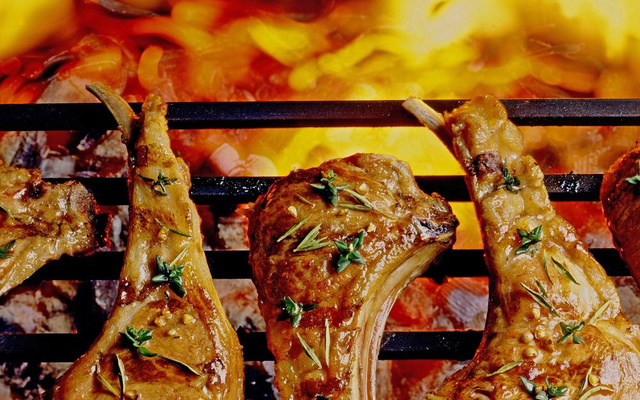 Kesteleta (côtelettes d'agneau grillées)