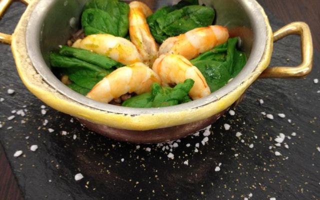 Cocotte lutée de crevettes aux lentilles fumées