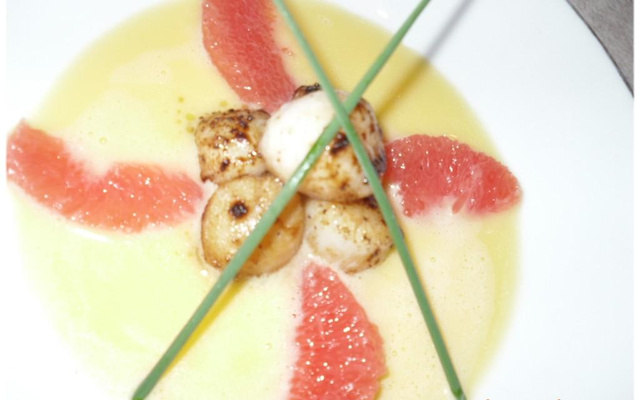 Saint Jacques et ses suprêmes de pamplemousse