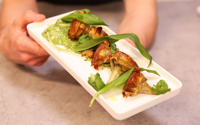 Artichauts à la romaine & pesto à l’ail des ours