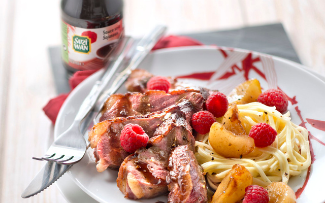 Magret de canard au miel et sauce soja aux framboises