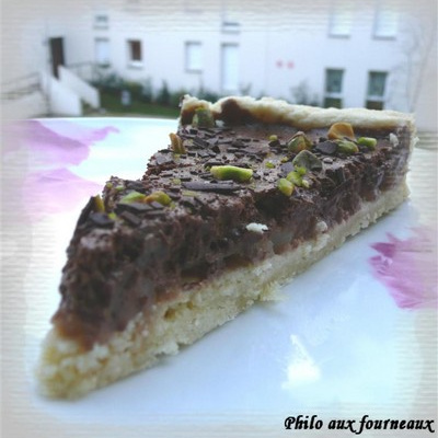 Tarte mousseuse au chocolat & poires poêlées au miel