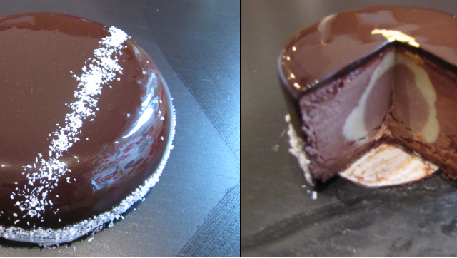 Entremets mousse chocolat noir / crémeux chocolat blanc / crémeux chocolat au lait