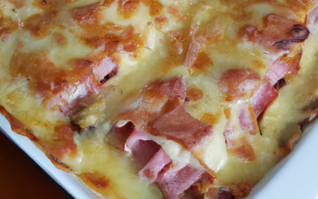 Gratin de torsades à la napolitaine aux dés de jambon