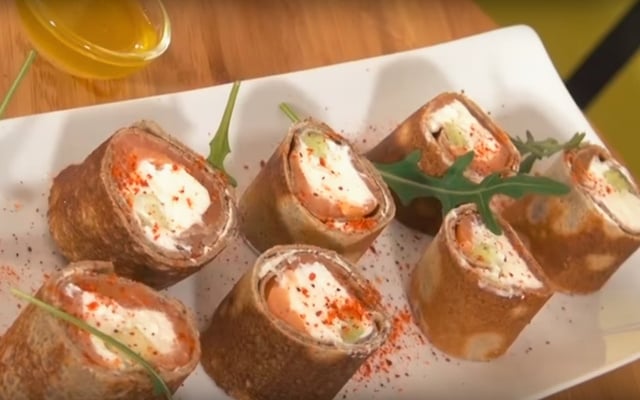 Makis de crêpes au saumon et chèvre frais