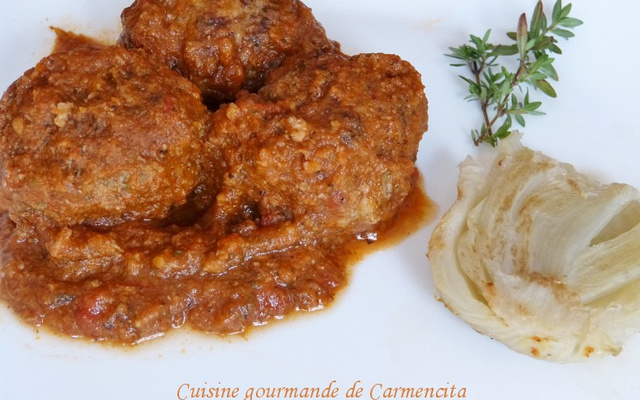 Boulettes de bœuf sauce tomate poivrons et aubergines