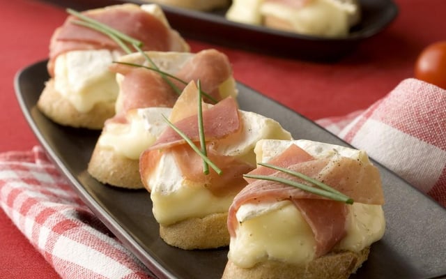 Petits fagots de jambon cru au camembert Le Rustique