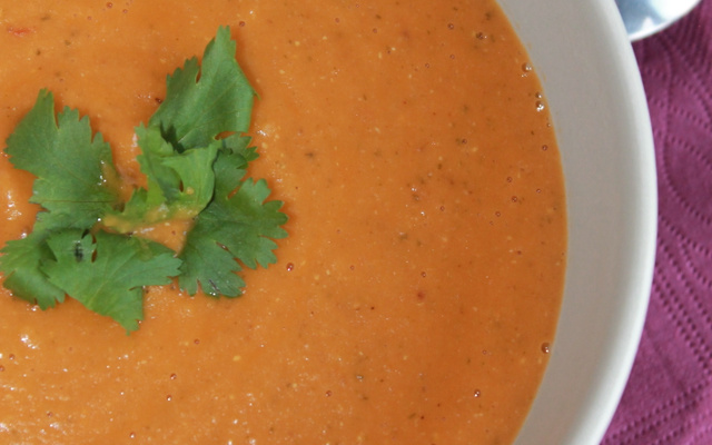 Soupe de lentilles corail, coco et curry