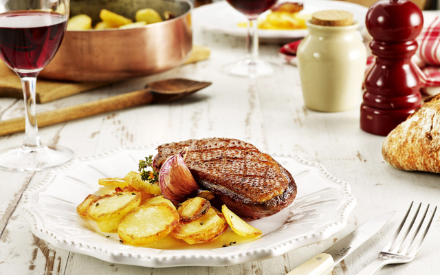Magret de canard et pommes de terre salardaises