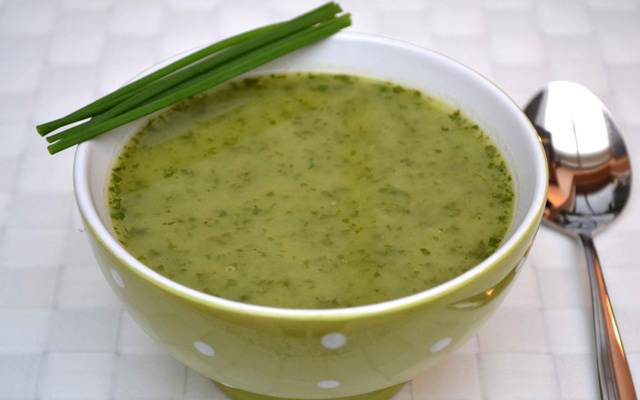 Velouté de roquette à la pomme et parmesan