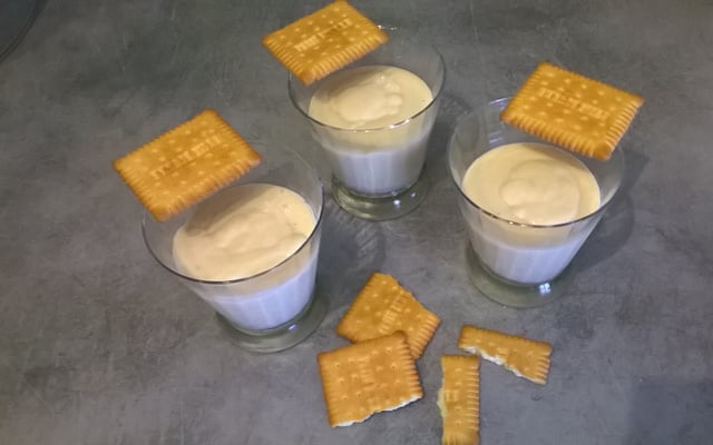Panna cotta au lait d'amande et aux petits beurre