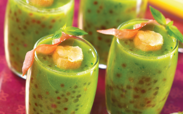 Velouté de petits-pois & poireaux à la menthe et ses perles Japon