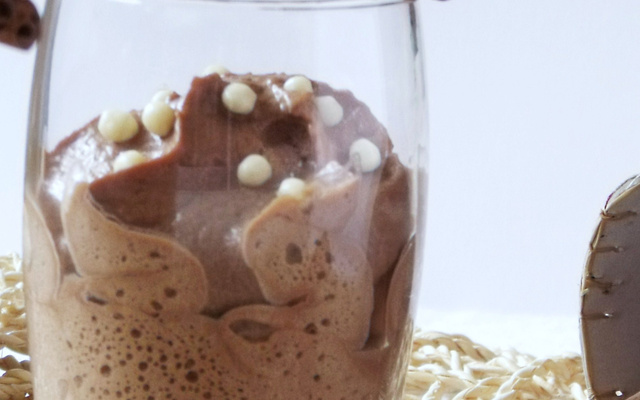 Mousse aérienne au chocolat au lait et cannelle