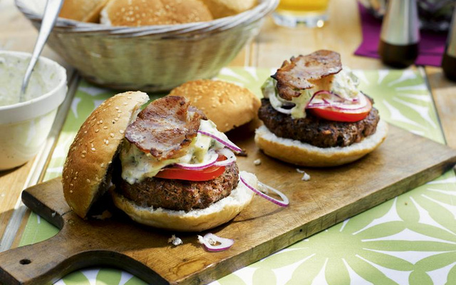 Burger bacon et avocat