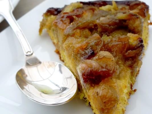 Gâteau renversé à la rhubarbe
