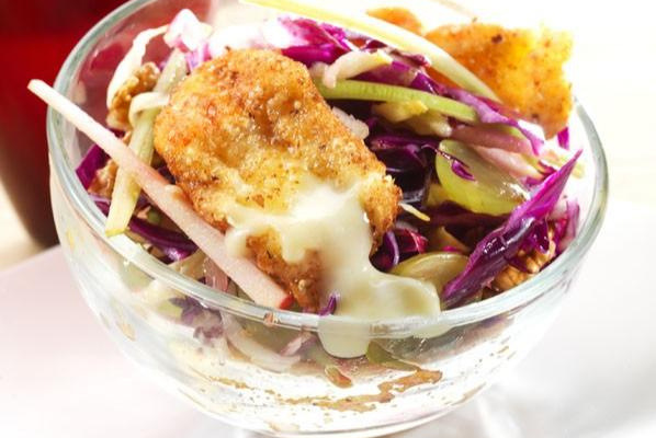 Salade croquante d'automne aux pétales panés de Saint Albray