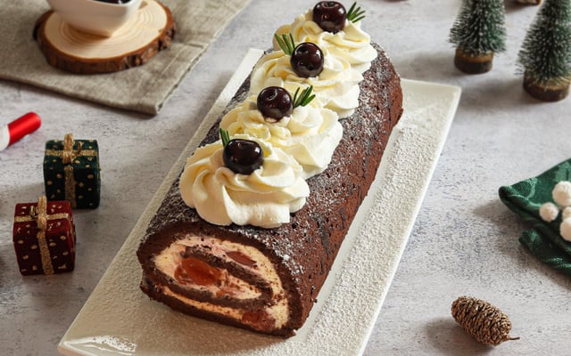 Bûche roulée façon forêt noire