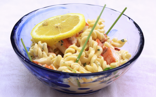 Salade de pâtes surimi