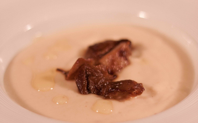 Velouté de panais au lard fumé et cèpes