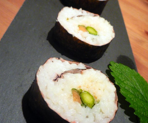 Maki au crabe et à la mélisse