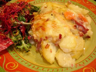 Tartiflette aux légumes et allumettes de lardons fumés