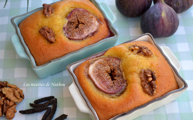 Petits cakes aux figues fraîches et noix, épicés au poivre long de Java