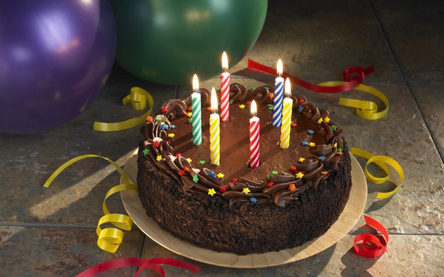Gâteau d'anniversaire chocolat très simple