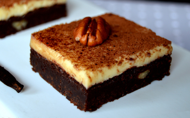 Cheesecake sur lit de brownie