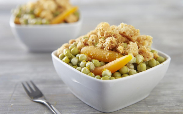 Crumble parmesan de Petits Pois carottes au curry