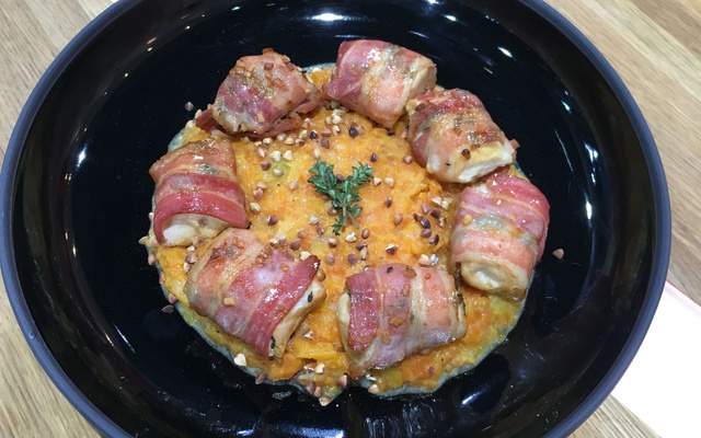 Petites bouchées de poulet fumé, douceur de carottes au lait l’amande