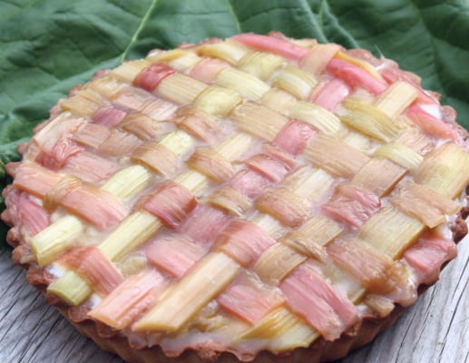 Tarte à la rhubarbe, yaourt et chocolat blanc
