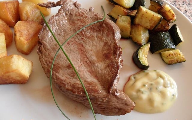Beefsteak Charolais à la sauce tartare ou Ravigotte
