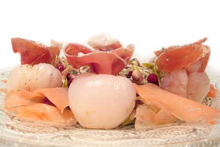 Toques de lychees en chiffonnade