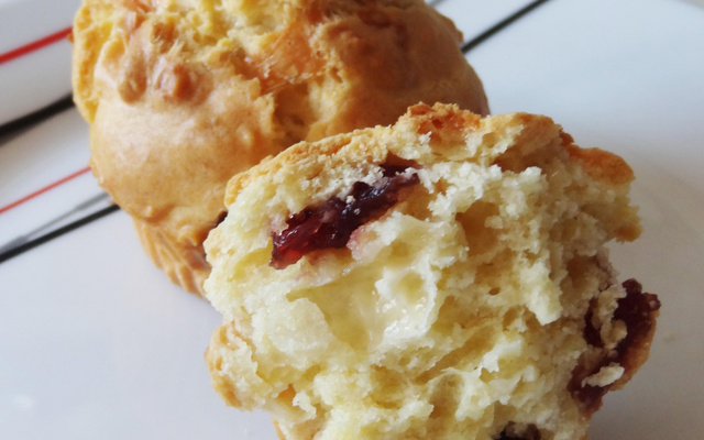 Muffin cranberry parmesan