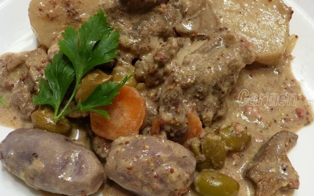 Bœuf braisé aux topinambours et vitelottes