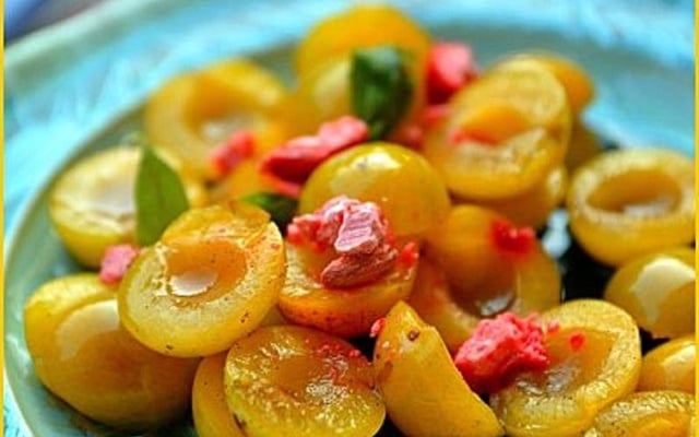 Soupe de mirabelles à la verveine