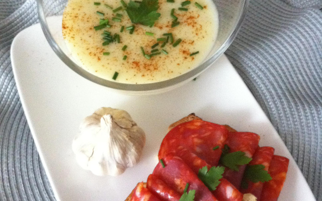 AIL ! AIL ! AIL ! Mon velouté et sa bruschetta aillée au chorizo