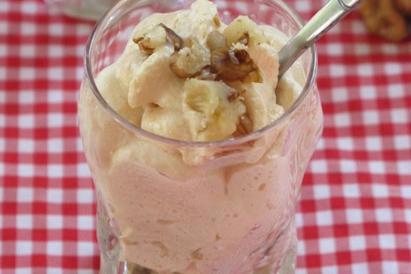 Espuma de foie gras à la crème d'artichauts aillée