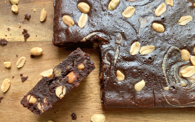 Brownie chocolat, cacahuètes et beurre de cacahuète
